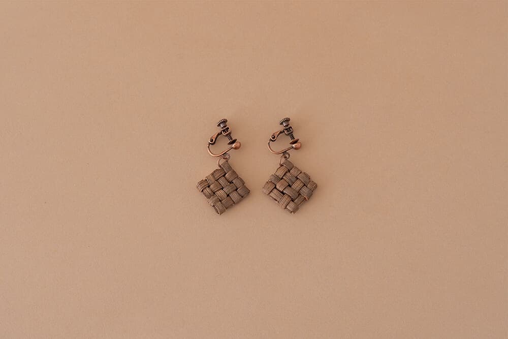 樹皮細工｜入舩絵美｜山ぶどう｜イヤリング／四角